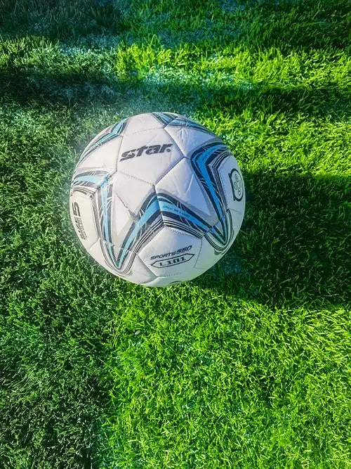 体育爱好者使用捷报比分观看赛事