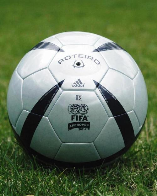 教练团队使用捷报比分研究对手